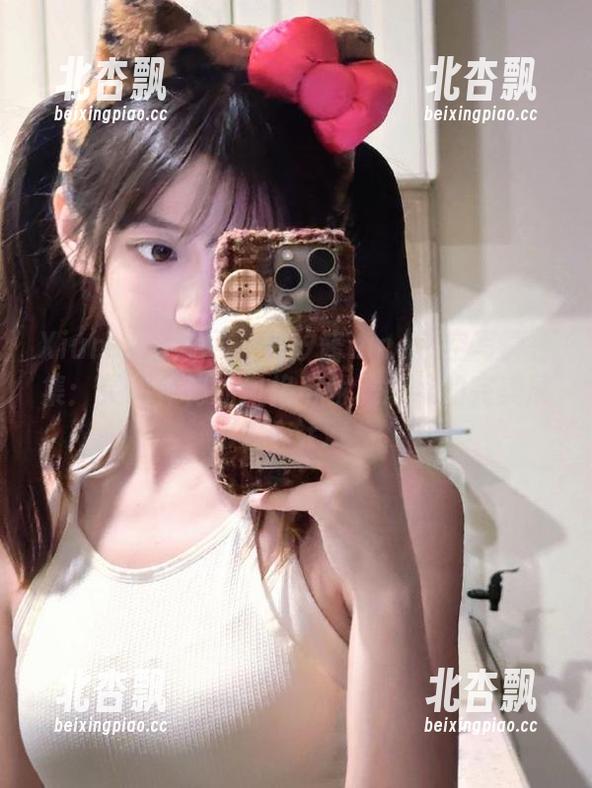 Xiuren秀人网 - 奈汐酱nice镂空写真合集：灵动神秘的风格与优雅态度的完美展现！.txt