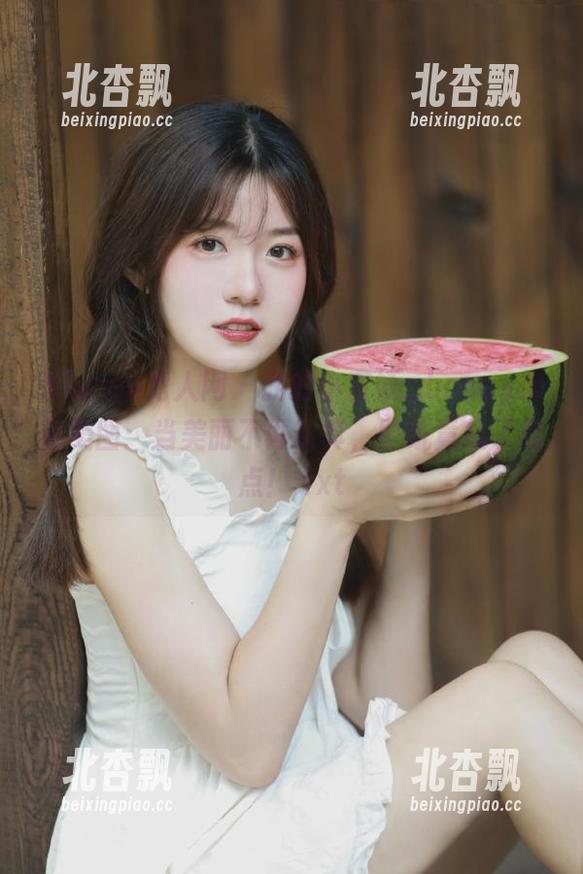 Xiuren秀人网 - 我的小蛮妖_honey御姐美图：当美丽不再认真，壁纸竟成了笑点！.txt