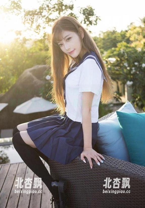 Xiuren秀人网 - 小雨baby的私拍礼服新照，美图中的每一帧都是极致的视觉享受！.txt