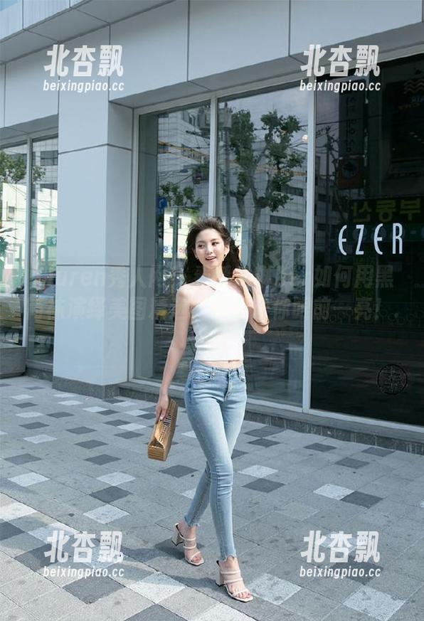 Xiuren秀人网 - 看潘琳琳ber如何用黑筒袜演绎美图精选，绝对让你眼前一亮！.txt