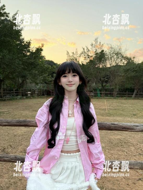 Xiuren秀人网 - 沉醉在王馨瑶yanni的海南旅拍美图更新中，感受异域风情.txt
