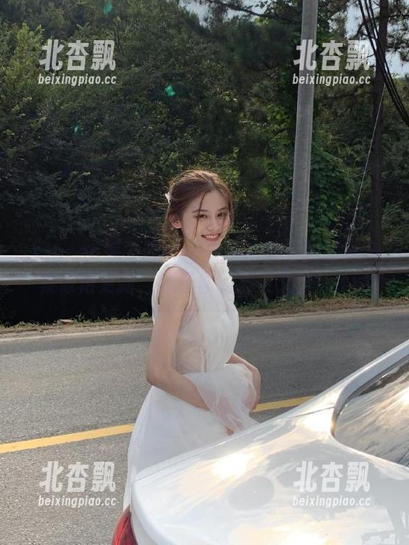 Xiuren秀人网 - 蕾蕾醒了没御姐写真合集惊艳更新，打开你的心灵之窗！.txt