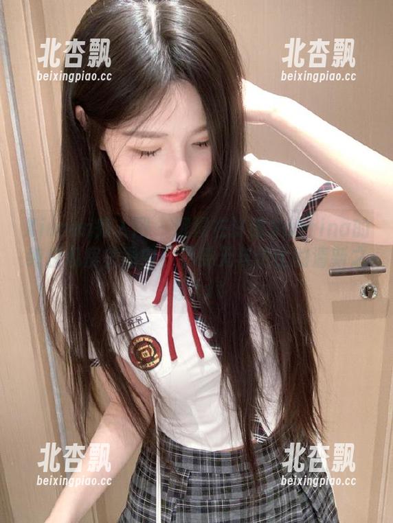 Xiuren秀人网 - 沉浸在许诺Sabrina的纯白私房美图中，感受无与伦比的清新之感.txt