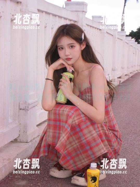 Xiuren秀人网 - 欣赏赵惟依coco美脚写真资源，感受青春与活力的完美结合.txt