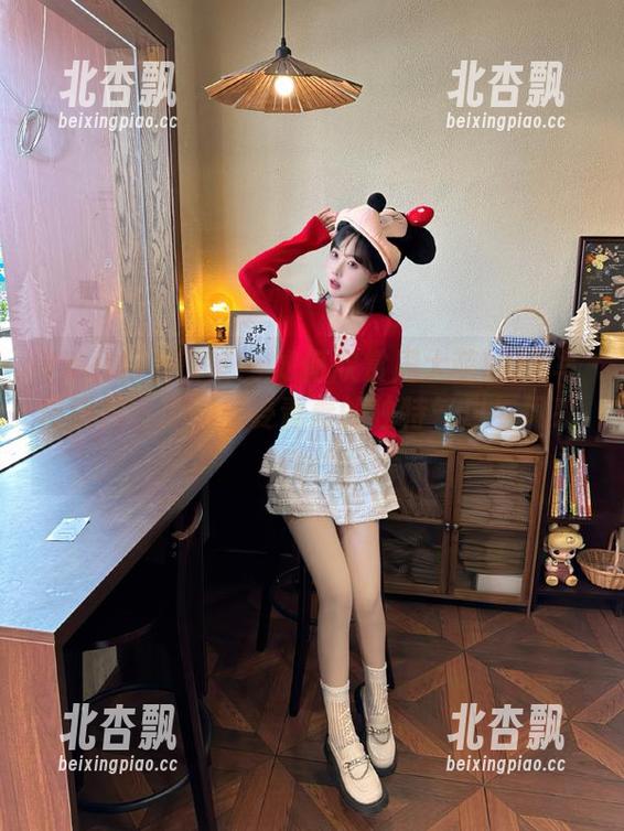 YouMi尤蜜荟-周大萌 YouMi尤蜜荟 - 如何欣赏周大萌的JK写真图片资源,感受青春的独特气息与风采.txt