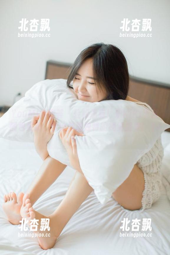 YouMi尤蜜荟 - 轻松拥有！宋KiKi天台图包更新，带给你最独特的视觉盛宴！.txt