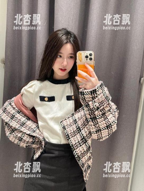 YouMi尤蜜荟 - 彻底颠覆你的审美，思淇Sukiii棉袜作品限时免费，今天就来一睹为快！.txt