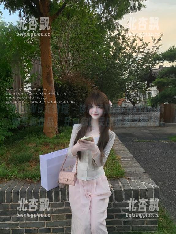 YouWu尤物馆 - 体验孟狐狸FoxYini瑜伽写真作品，开启你的灵感资源之旅.txt