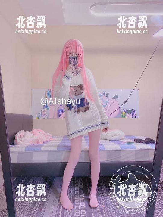 感受时尚的力量！最新原图惊艳来袭，at鲨鱼的白衬衫写真尽显风华！.txt