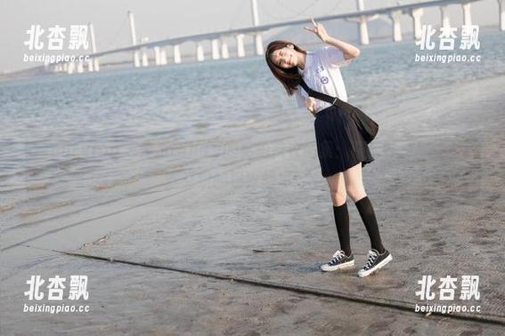 beautyleg - 走近Cindy的私拍皮衣图集：奇葩时尚与轻松幽默交织的视觉盛宴！.txt