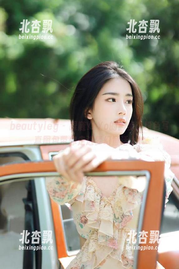 beautyleg - 跟随YoYo的脚步：粉色写真图包带你走进梦幻童话.txt