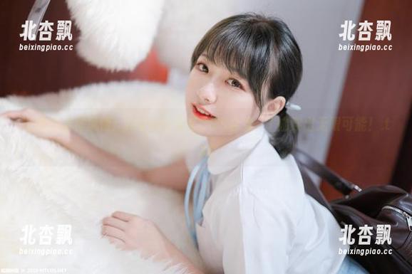 凌波的别样风情：lovely呆玄COS合集，T恤穿出无限可能！.txt