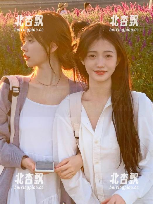 pans - 打开樱桃的奶牛写真图包，领略她与自然亲密接触的美好瞬间.txt