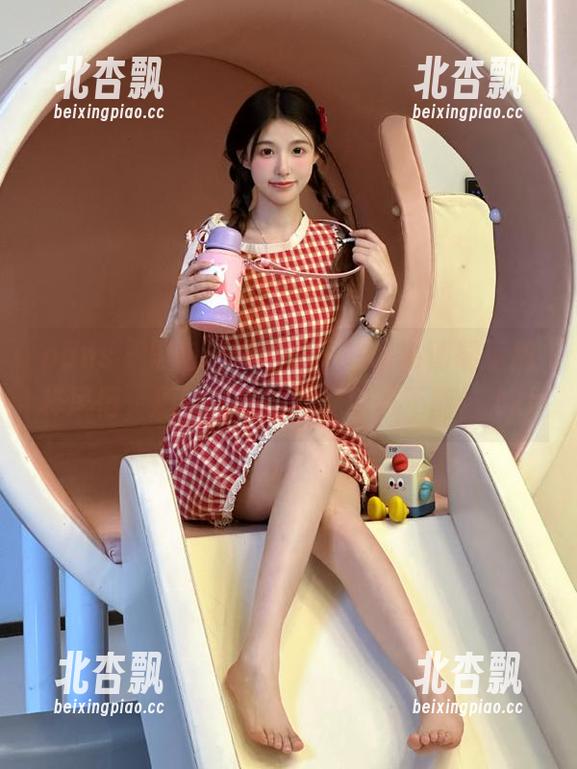pans - 黑色风格写真，水水高清展示别样风情，趣味与美丽让你欲罢不能！.txt