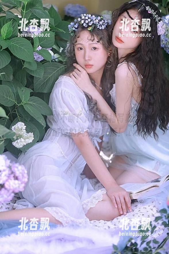 pans - 福利不断！淘淘红裙写真作品赏析，领略她的风采与气质！.txt
