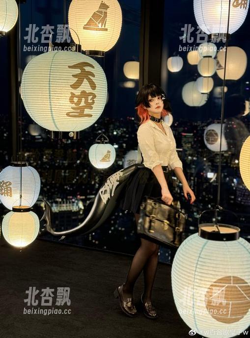 体验夏季魅力，w百合欧皇子w沙滩写真福利原图闪耀登场，快来欣赏！.txt