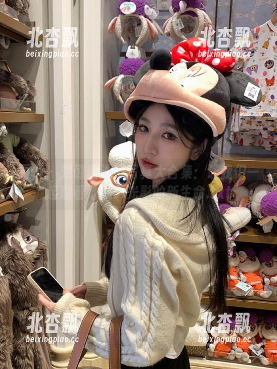 丽柜 - 刘璐璐透明写真大合集：让我们一起观看她赋予光影的新生命.txt