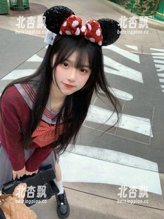 丽柜 - 团子水手服写真合集：一场关于青春和梦想的视觉盛宴.txt
