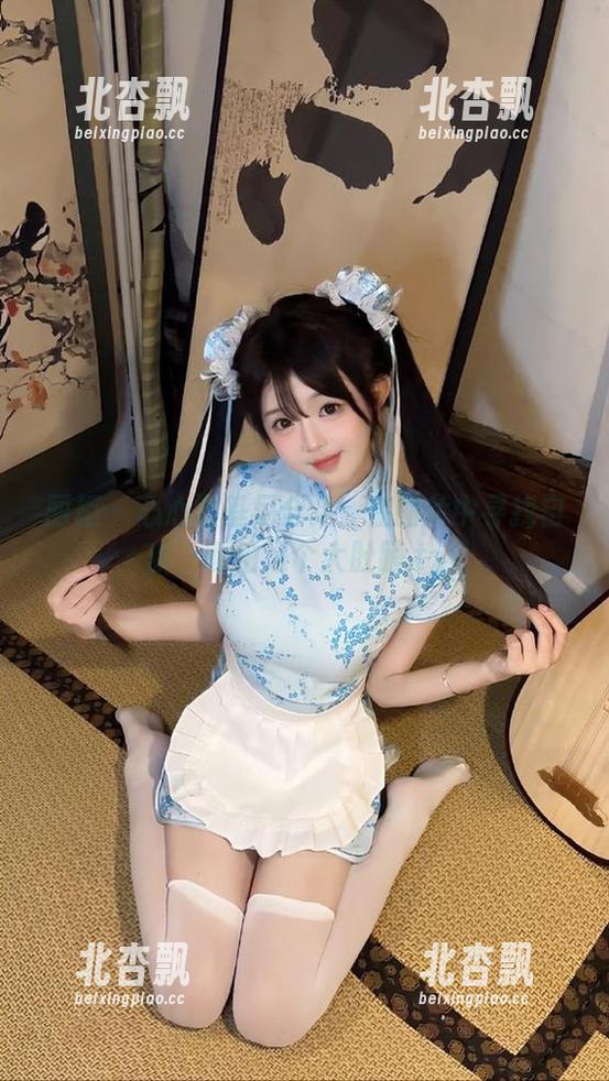 丽柜 - 心心比基尼合集：在图片中寻找自我，哪怕是个大肚腩.txt