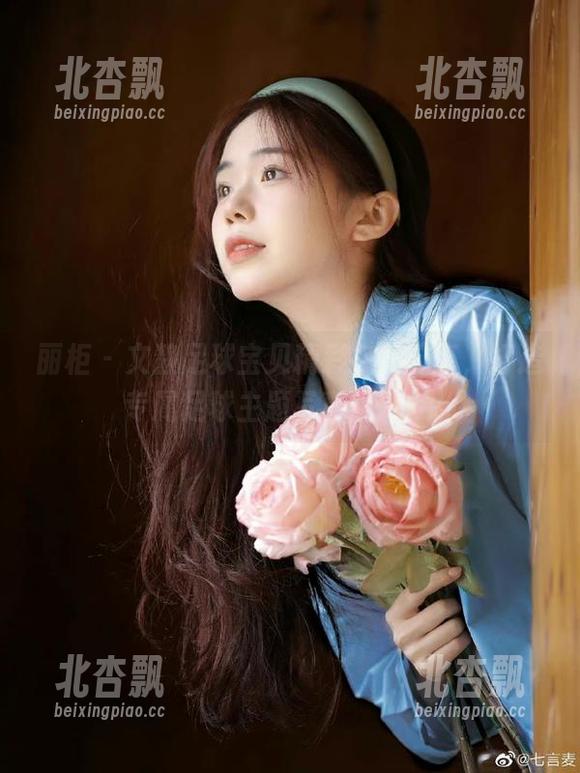 丽柜 - 文静足球宝贝精彩在线分享，打造专属足球主题写真图片.txt