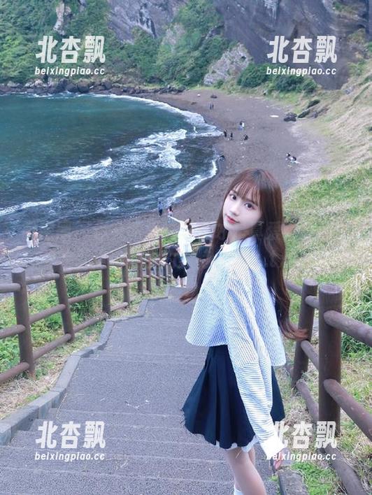 微密圈 - 你文茜婚纱写真才是真爱：原图展示这位博主的独特魅力！.txt