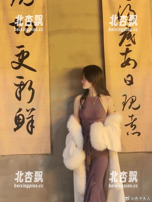 “你烨烨”带来的“绝对足域”合集，图包中的每一张都是惊艳的视觉享受！.txt