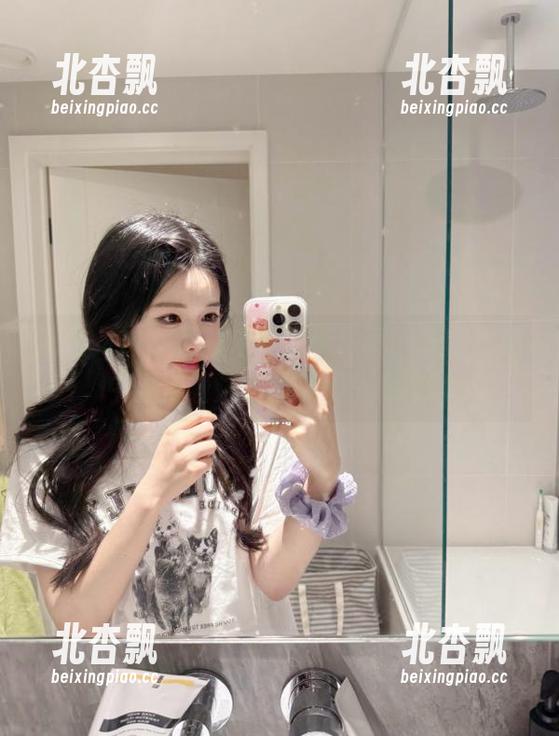 克拉女神 - 最新宋黛夏天写真，美图作品中流淌着浓厚的夏日气息.txt