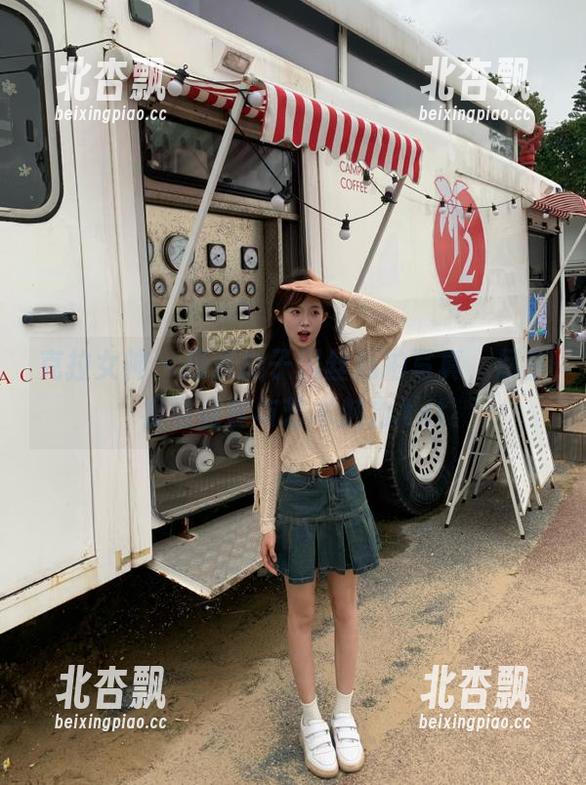 克拉女神 - 探索璇子黑丝私拍写真，尽享视觉盛宴与艺术魅力.txt