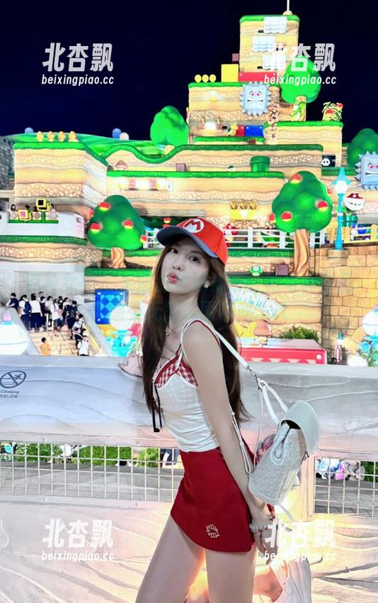 克拉女神-舒彤 克拉女神 - 来图库发现舒彤红裙写真作品,感受无限美丽瞬间.txt