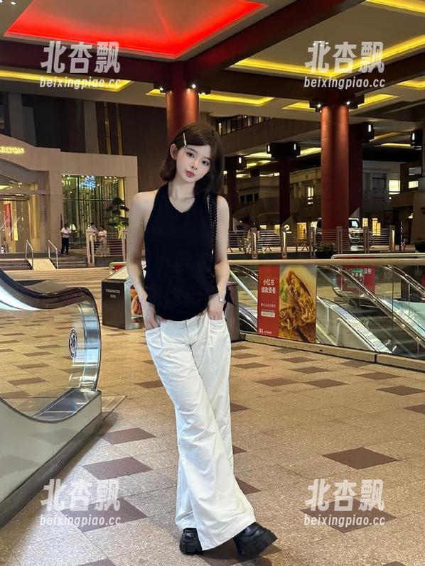 兔玩映画特辑小萝莉的cos合集，免费下载让你瞬间心动.txt