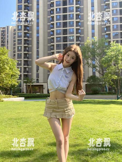 感受兔玩映画阳光下的死库水美图，邂逅清凉夏日与青春气息.txt