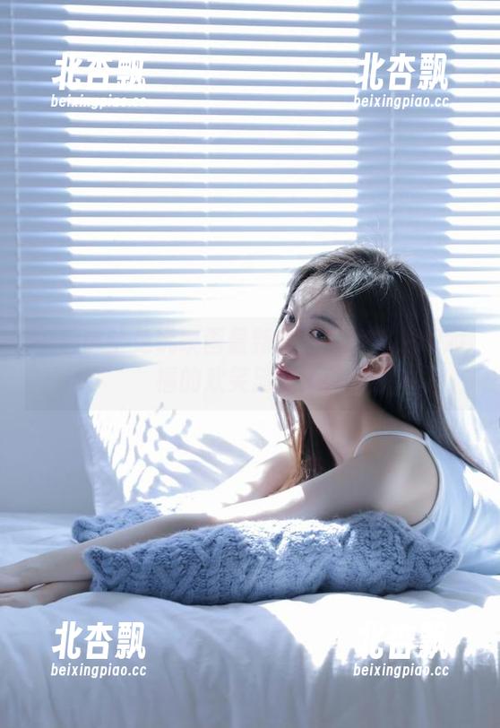 一起体验兔玩映画最新套图：呆毛王和啊福的欢笑旅程.txt