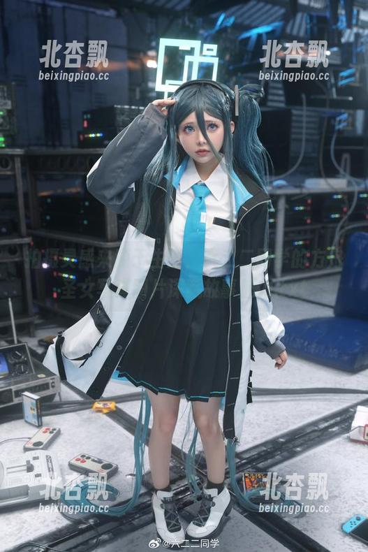 拍摄灵感来源于生活，六二二同学的方舟圣女写真图片深藏故事魅力.txt