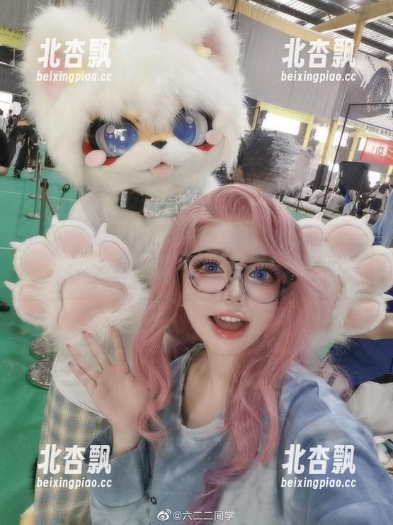 热爱原神的六二二同学呈现私拍作品，芭芭拉的可爱瞬间等你来欣赏！.txt