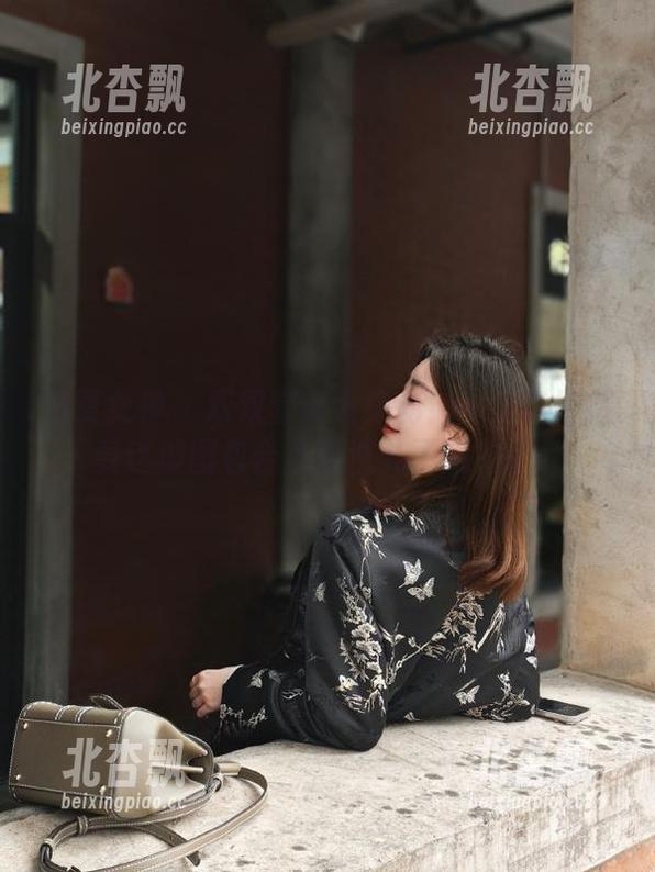 初夏女神 - 双双套装大揭秘！你准备好接受这波图包合集的洗礼了吗？.txt