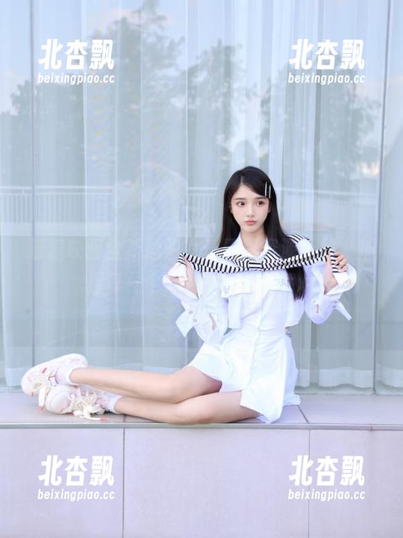 喵糖映画全新透明女仆原图资源上线，捕捉每一个心动的瞬间！.txt
