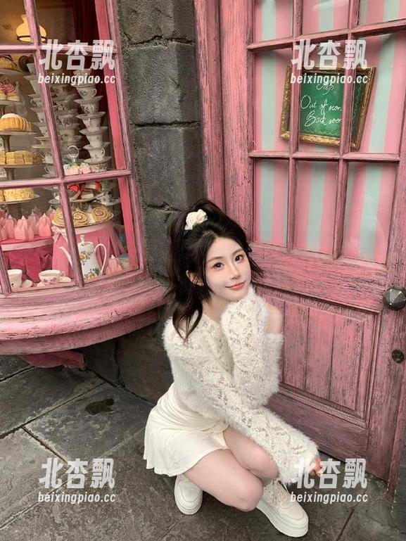纵览喵糖映画最新写真图册，尽情欣赏萌娘的蓝色毛衣风情万种！.txt