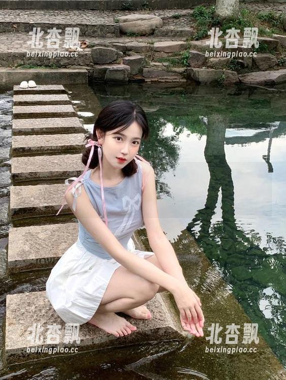 嗲囡囡-伍月yuer 嗲囡囡 - 伍月yuer全新吊带作品集,原图陪你走进个性与艺术的交融.txt
