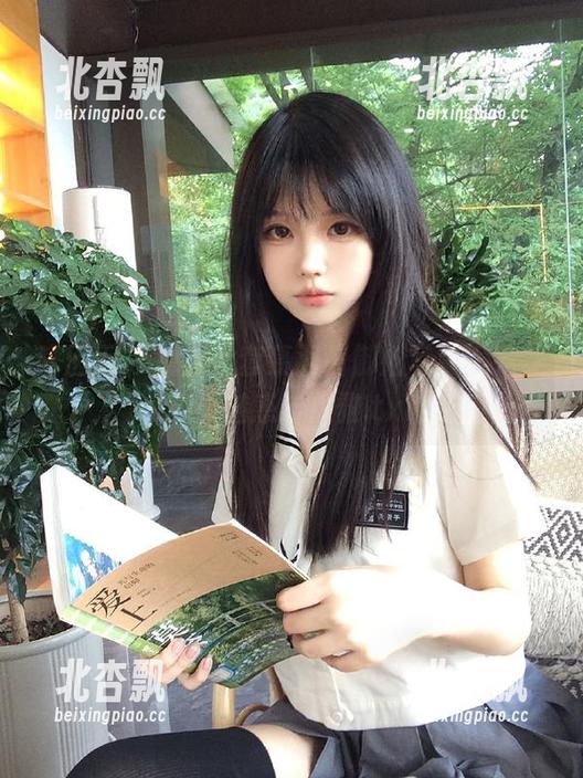 嗲囡囡 - 独家全套慕羽茜御姐写真，完美演绎魅惑与优雅.txt