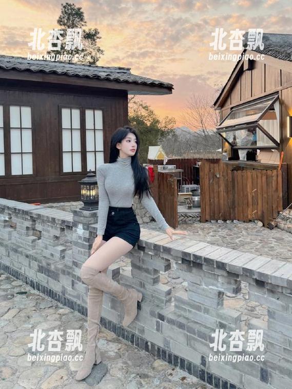 嗲囡囡-施忆佳KITTY 嗲囡囡 - 施忆佳KITTY睡衣全集作品分析:究竟怎样的睡衣才能俘获你的心?.txt