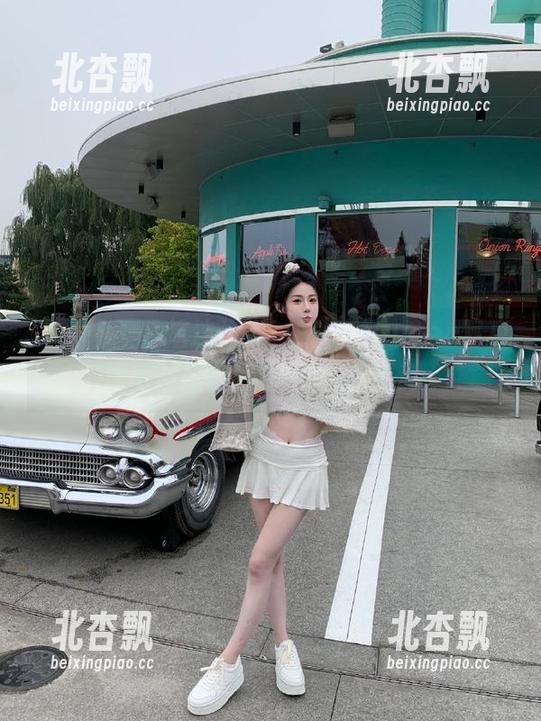 嗲囡囡 - 酷炫连体衣，王婉悠Queen写真原图与精美壁纸瞬间拥有.txt