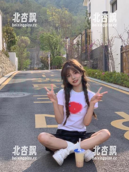 嗲囡囡 - 不要小看居家生活，田冰冰的福利图集教你如何在家也能拍出美照！.txt