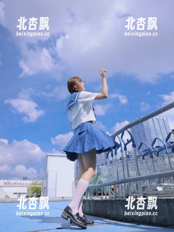 嗲囡囡 - 探索鱼子酱fish的旗袍之旅，与你分享一系列精彩原图与照片瞬间！.txt