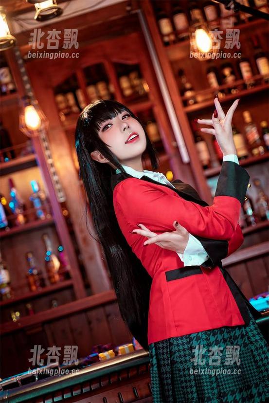 “嗷呜虎虎”制服写真的高清壁纸，带你领略不一样的风格！.txt