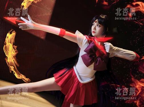 最新图集：大梨子不是御姐温柔气息，发现她写真中的无尽诗意与柔情.txt