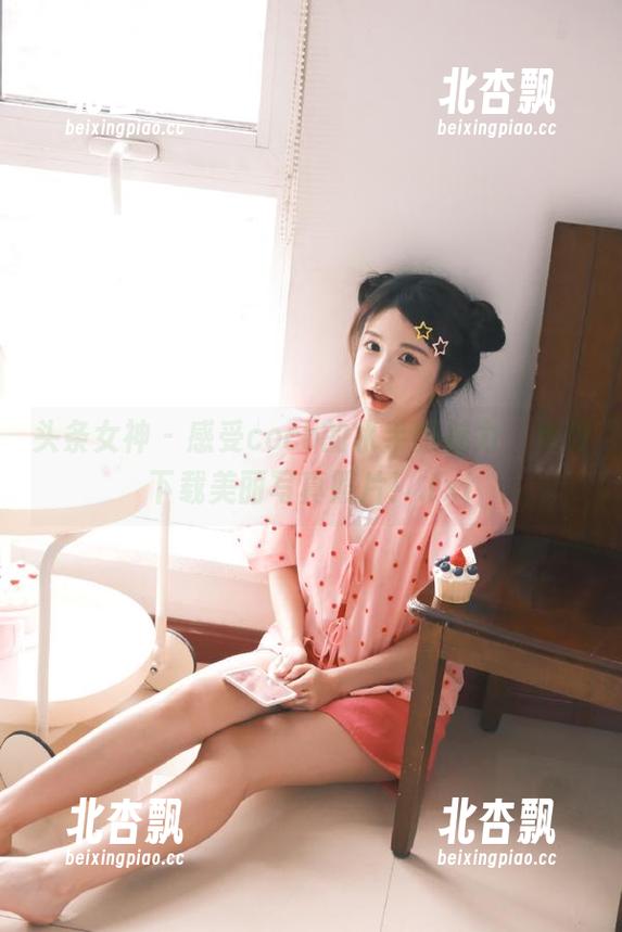 头条女神 - 感受coco的水手服魅力，免费下载美丽写真照片！.txt