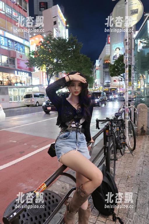 头条女神 - 独特在线欣赏果儿Victoria肉丝高清写真，尽情享受视觉的饕餮盛宴！.txt