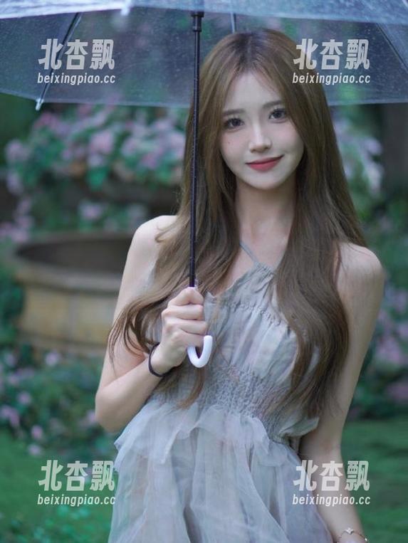 头条女神-陈宇熙 头条女神 - 你准备好迎接黑丝风暴了吗?陈宇熙高清写真集强势来袭!.txt