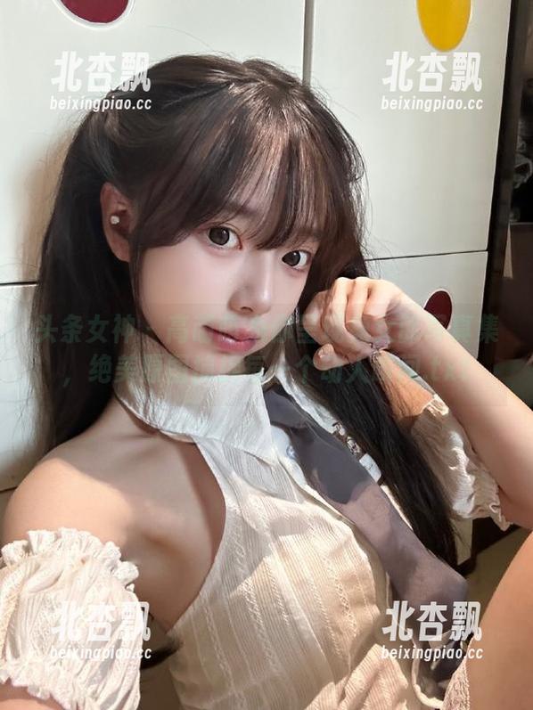 头条女神 - 高萌萌为你呈现兔女郎写真集，绝美原图捕捉每一个动人瞬间.txt
