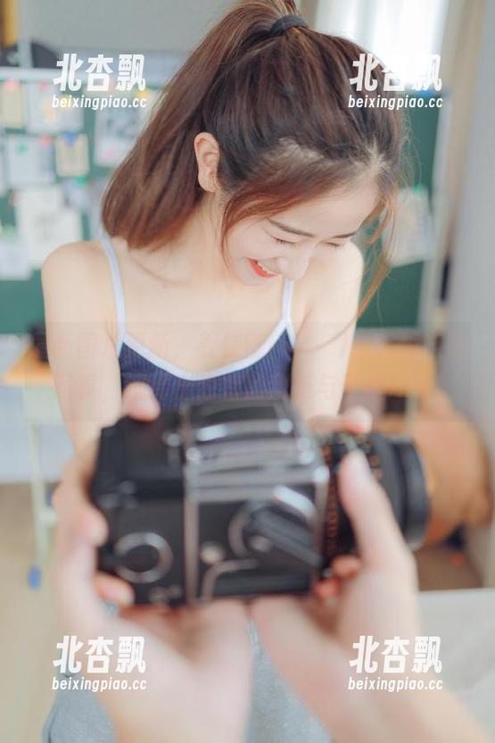 最新图片更新，姜仁卿(강인경)水手服系列写真，演绎出独特的甜美与可爱!.txt